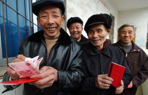 养老金 2021年，65岁、70岁、75岁、80岁养老金涨多少？60岁的又能涨多少