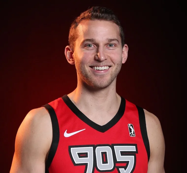 猛龙队|曾5年5队四处流浪！阔别NBA2年半！14年8号秀又归来了