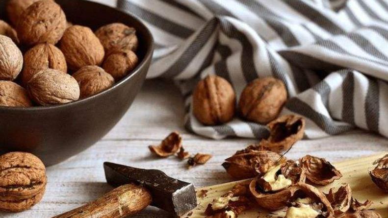 高血糖|常吃核桃可以降血糖吗？提醒：若想血糖稳定，这几物不建议常吃