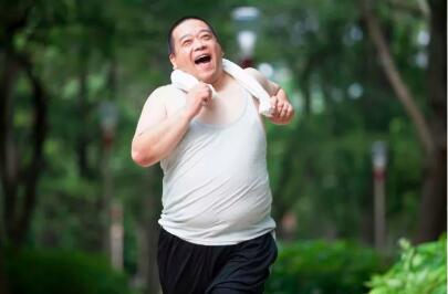 口臭|男人变老时容易出现的几个现象：三大、两臭、一痛，看看你有没有