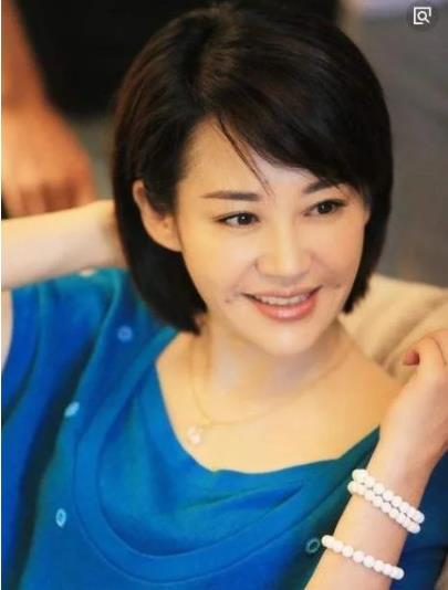 许晴|骨子里都会撒娇的女人，却至今未婚，一心只钟情于他