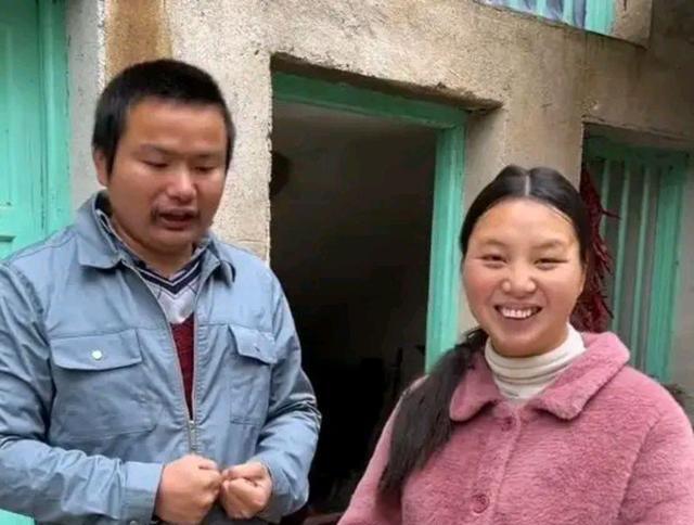 红牛|网红牛爱芳怒怼某电视台，否认豪车豪宅，直播间情绪激动忙解释