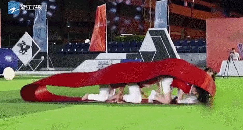 古力娜扎|娜扎被男演员公然袭胸，咋还替他说话呢？