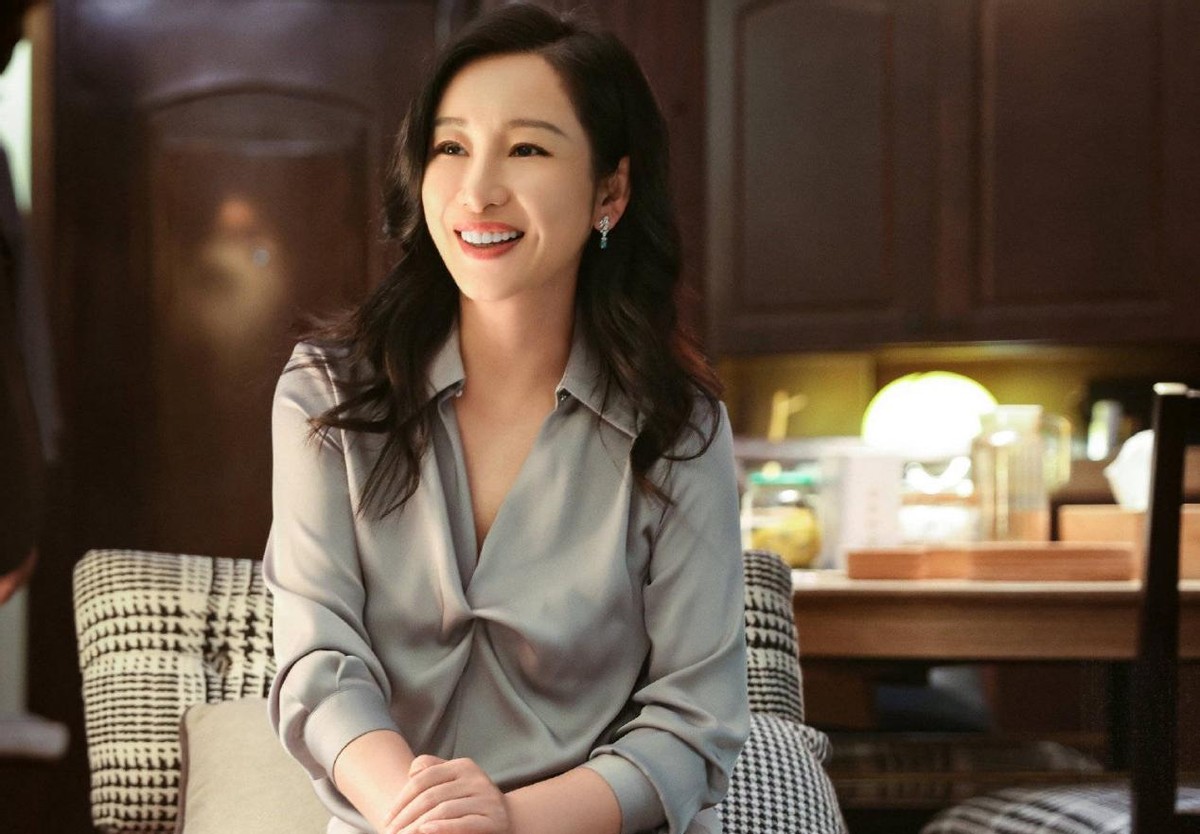 周迅|刚开播1天，收视破1夺冠军，黄磊周迅新剧凭什么能成为“王炸”？