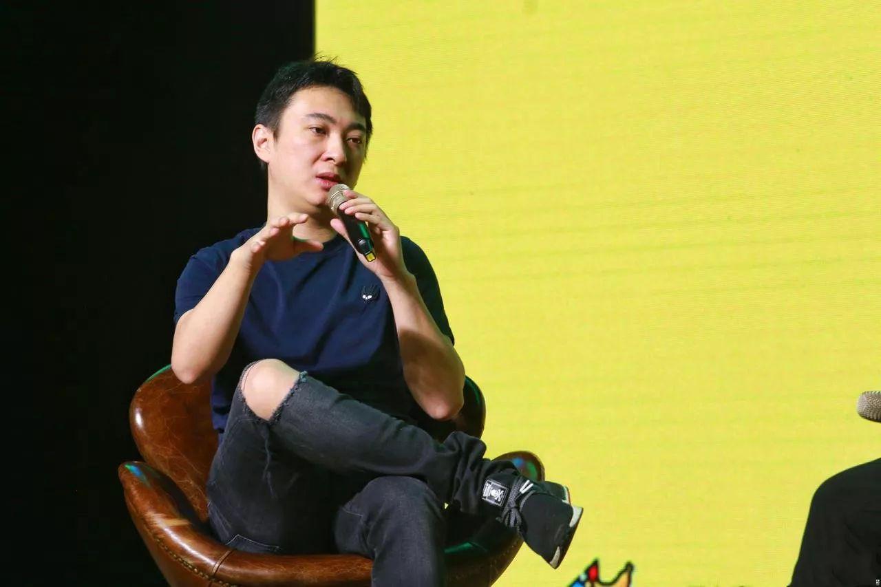 戚薇|王思聪节目上直言对戚薇一见钟情，戚薇反问：那我离婚你娶我吗？