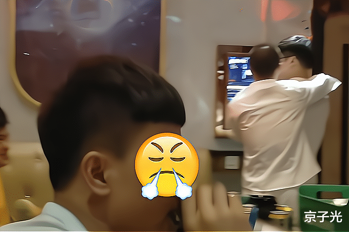 江西一男子买新车请客唱K,回家途中出车祸,家属:共饮者都得赔