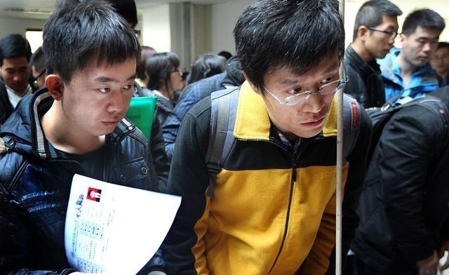 萌孩控分子|教育部发布通知，这些大学生毕业就给安排“铁饭碗”，稳入编制内