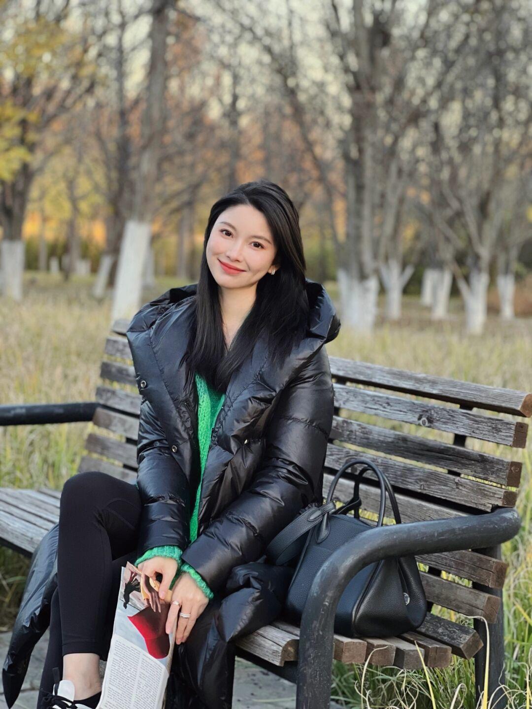 何有强 冬天的第一件“羽绒服”怎么选?有这4款就够了,百搭洋气又保暖