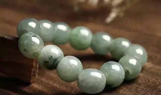 翡翠|了解一下翡翠的灰指什么？