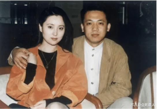 李娜|未婚生子，被骗财产，爱上渣男，8位出家为尼的女星，各有各的苦