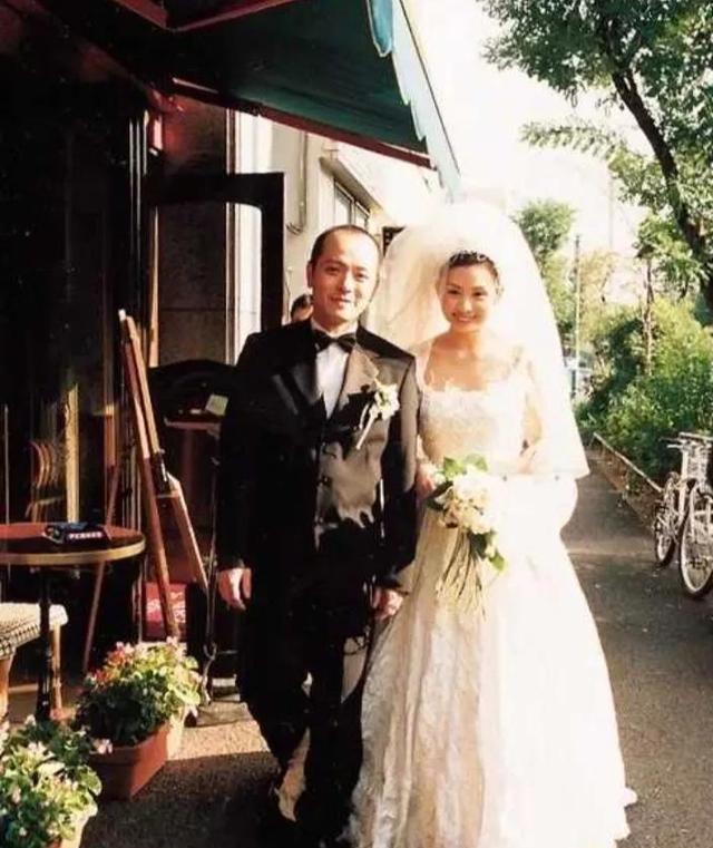 我在过马路|为爱退圈的十位女神，最久已相爱40年，仅她一人因生计被迫复出