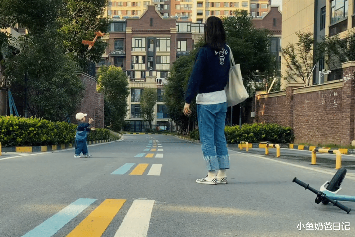 小鱼奶爸日记|每周一整天的陪伴,放下所有杂事,这对父母的带娃方式太惊艳