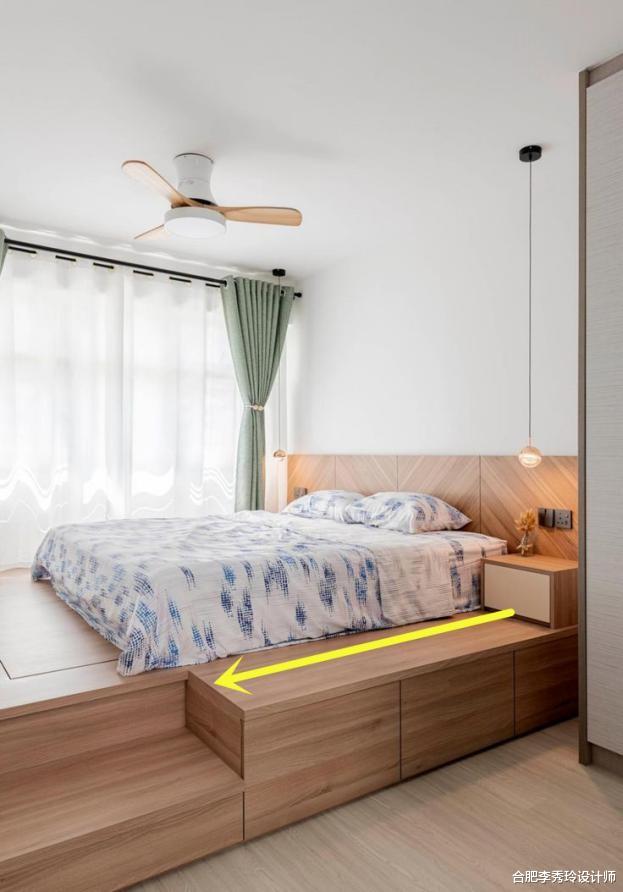 传统床头柜我看不上,悬空设计延伸2m桌面,一字排开可享3大功能