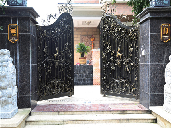 铁艺围墙庭院大门还有哪些你不知道的优点呢?
