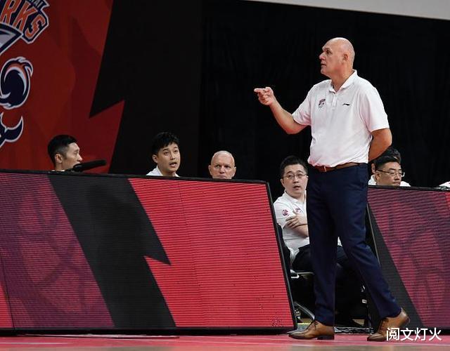 上海男籃|高薪低能！CBA最貴洋帥下課，薪水僅次馬布里，上海再成冤大頭！