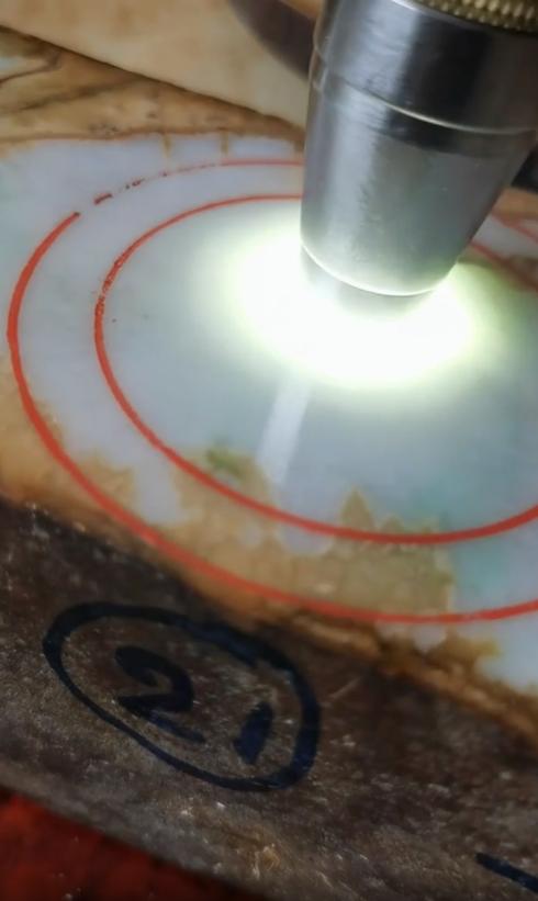 翡翠|翡翠原石的红、黄雾，令大部分人心碎的雾层！