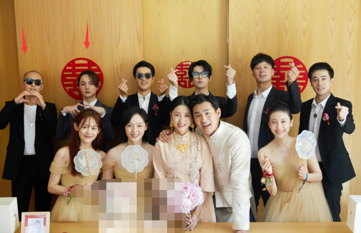 王彦霖|王彦霖艾佳妮豪华婚礼现场曝光，新郎接亲时特别搞笑，伴郎团花式玩闹