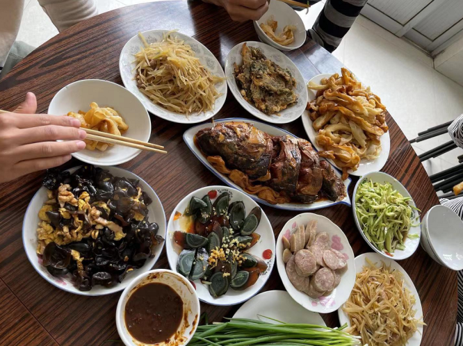 兴隆县|兴隆青松岭蓝色小筑农家院，附近不仅有垂钓CS，还能乘皮筏玩漂流