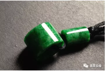 翡翠|如何保养不同的翡翠饰品？