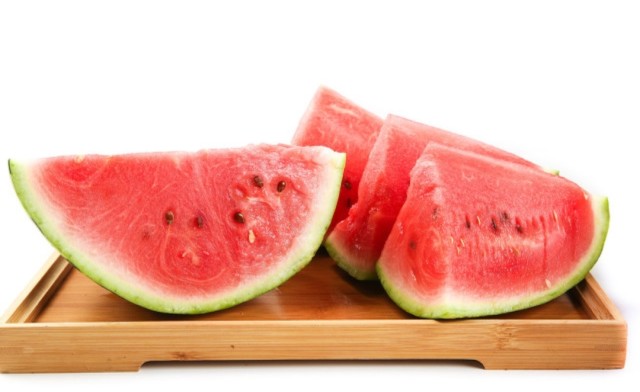 血糖|胰岛素分泌不足，不能吃西瓜？医生：想要胰岛好，两水果或可多吃