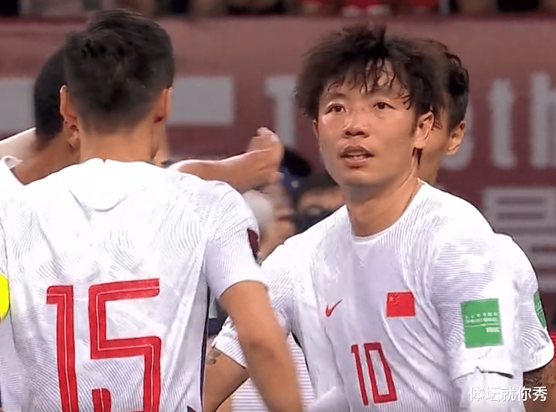 国足|6.3分！全队评分倒数第一，李铁嫡系再打脸，国足最差之人就是他