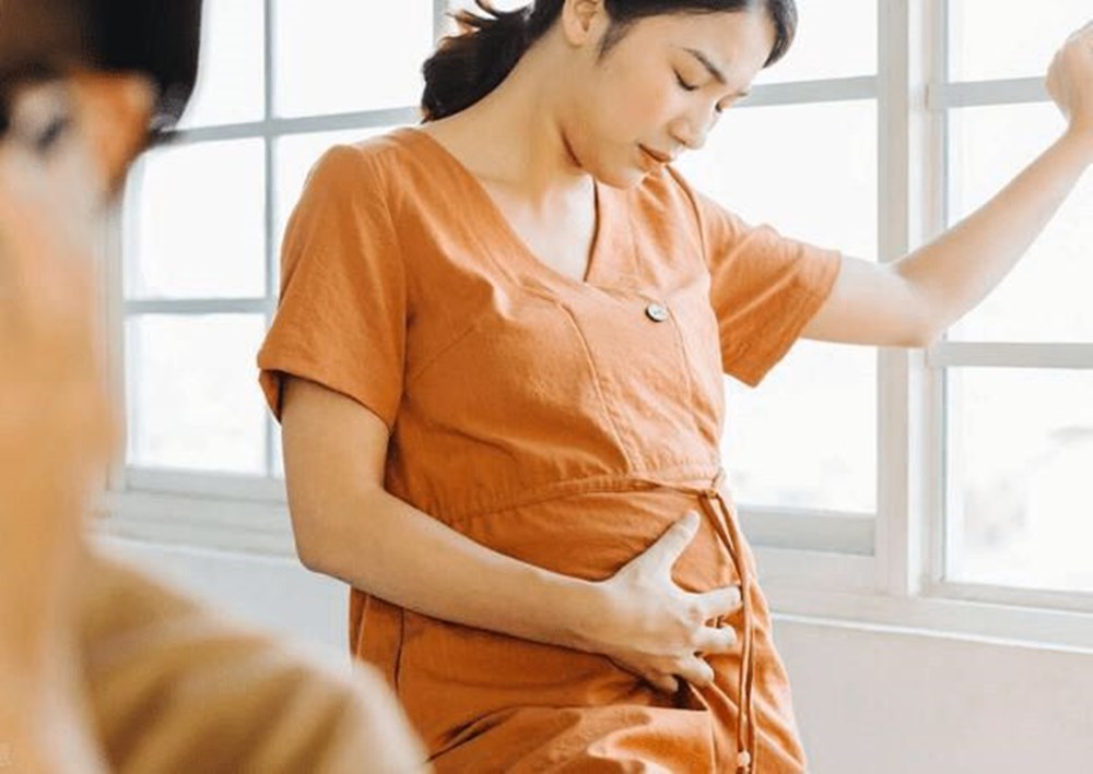 糖果的妈妈|怀孕8个月准妈陷险境,15位邻居赶路献血,孕晚期该注意些啥?