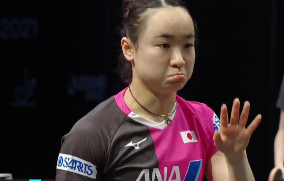 伊藤美誠|單局狂轟8-0+神仙球！伊藤美誠打瘋了甩飛球拍，日本包攬冠亞軍