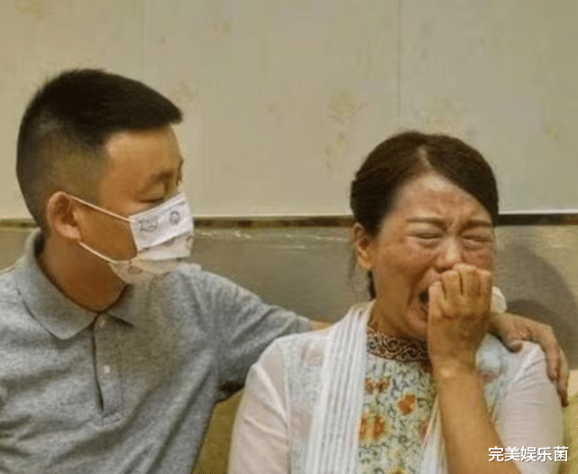 杜妈认亲时为何不哭?堂嫂出面解释:被记者怒斥不许哭,捧一踩一