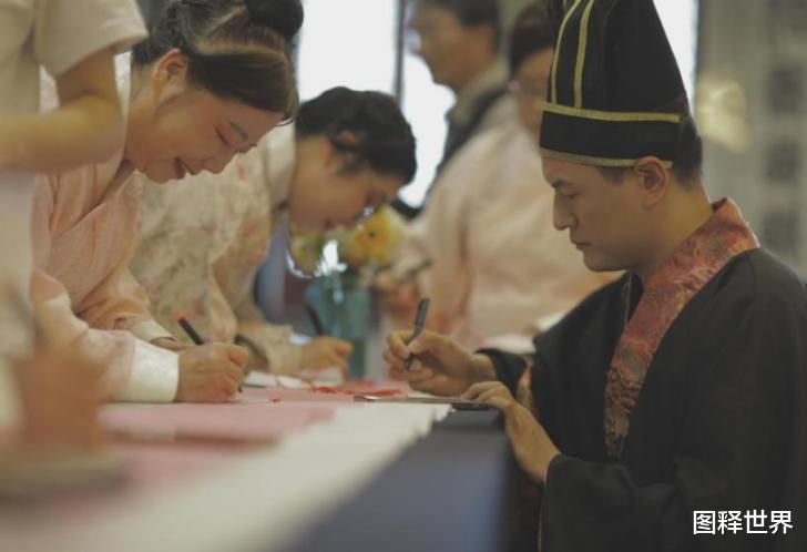 图释世界 飞花令 连环解锁 传统面塑 趣味投壶 杭州上城邀请劳动者快乐游园