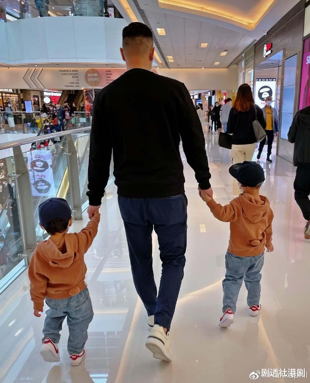 胡杏儿|胡杏儿发文庆祝结婚六周年，高调表白圈外老公，晒夫妻合照秀恩爱