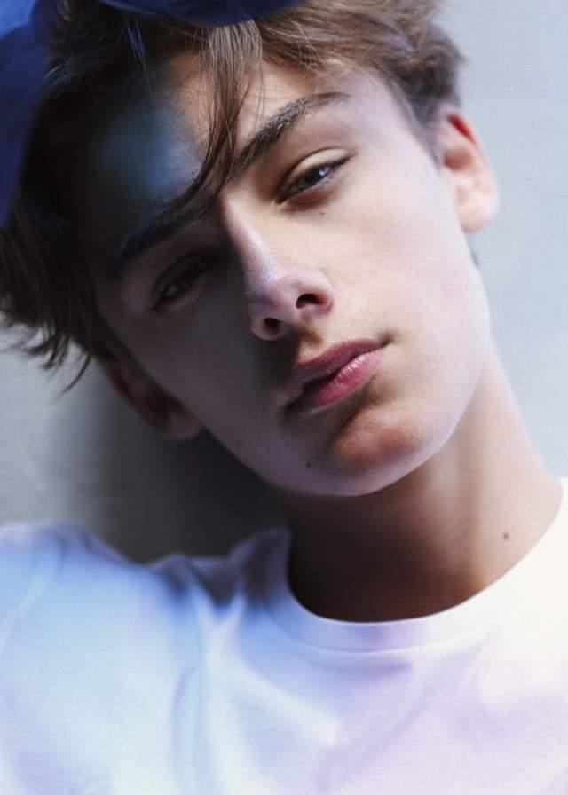 郭晶晶|世界最帅男孩！16岁193长腿有腹肌，网友：像年轻小李子