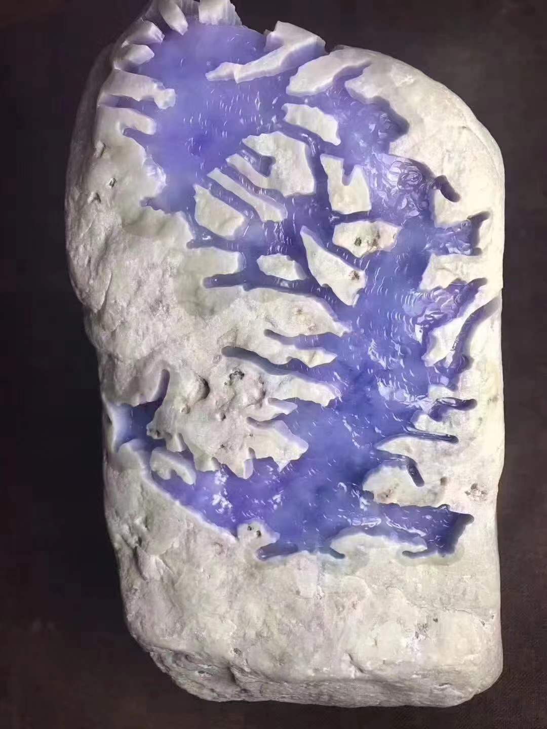 |茄紫色的南齐，满紫的翡翠手镯，像这种颜色和品质的一般价值都在7位数一条上