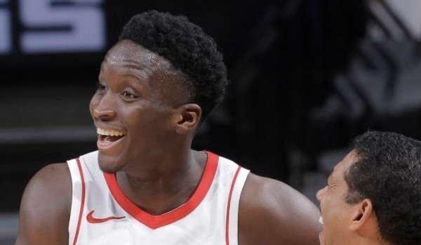 奥拉迪波|三方交易！火箭送出奥拉迪波，休城收获颇丰，年轻悍将是火箭目标