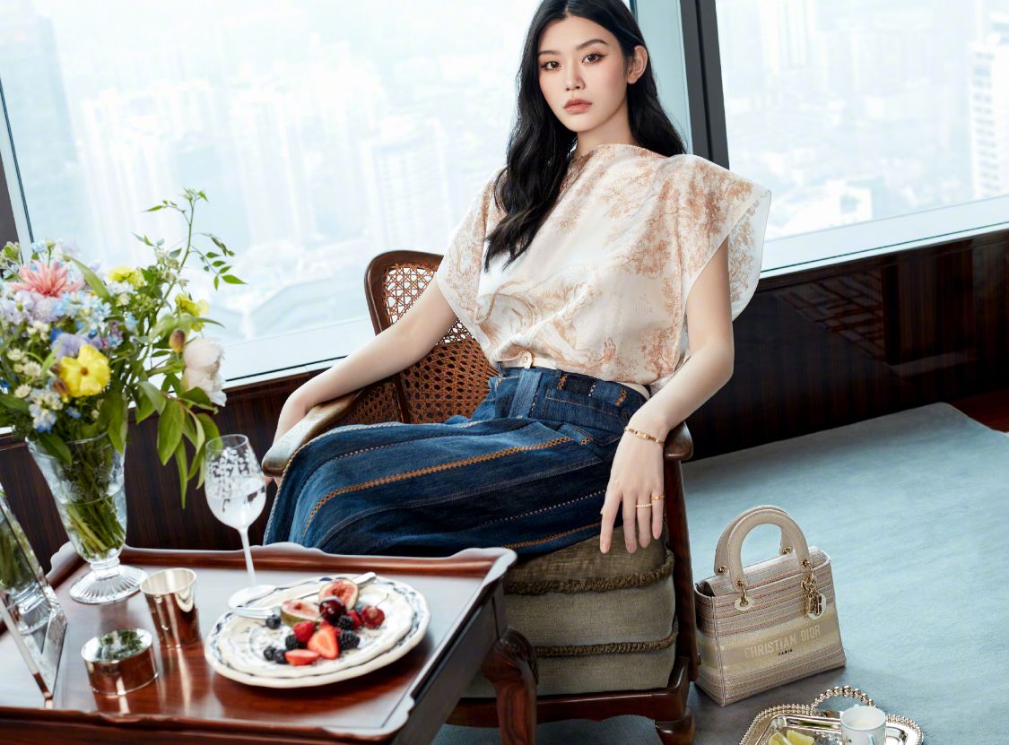 吴彦祖|30岁嫁入豪门，今二胎产女，两年儿女双全，网友：豪门生活不易