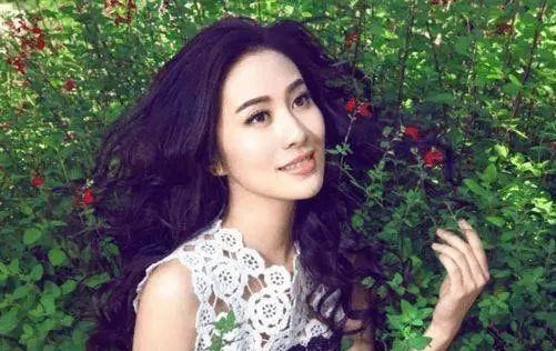 柳岩|她被誉为“绯闻女王”，曾插足张卫健的恋情，与男友前任吵上法庭