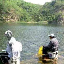 饵料|遇上走水就不会钓鱼了？老钓手透露几招，不服都不行——盛世三渔