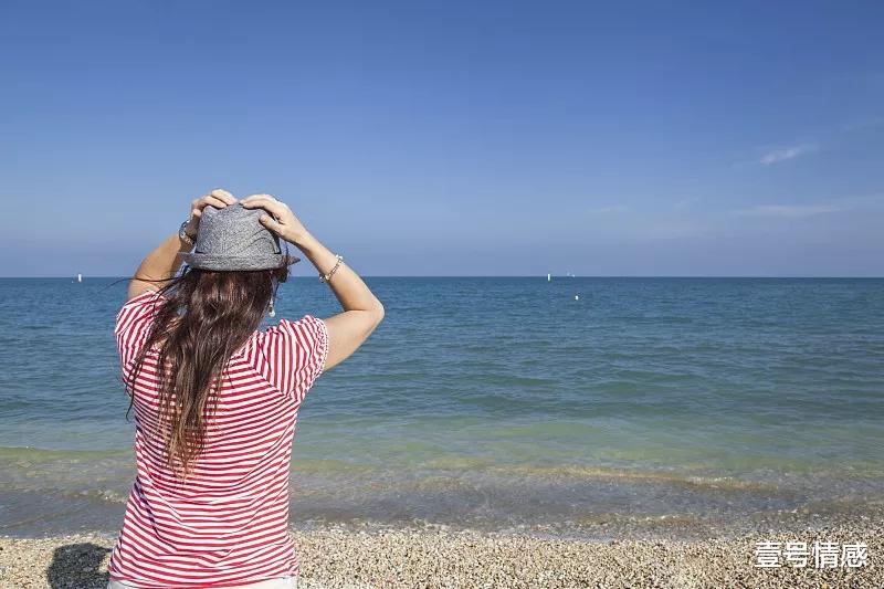 壹号情感|女人常做的三件事,暴露了“低贱”的特质,但愿你没有