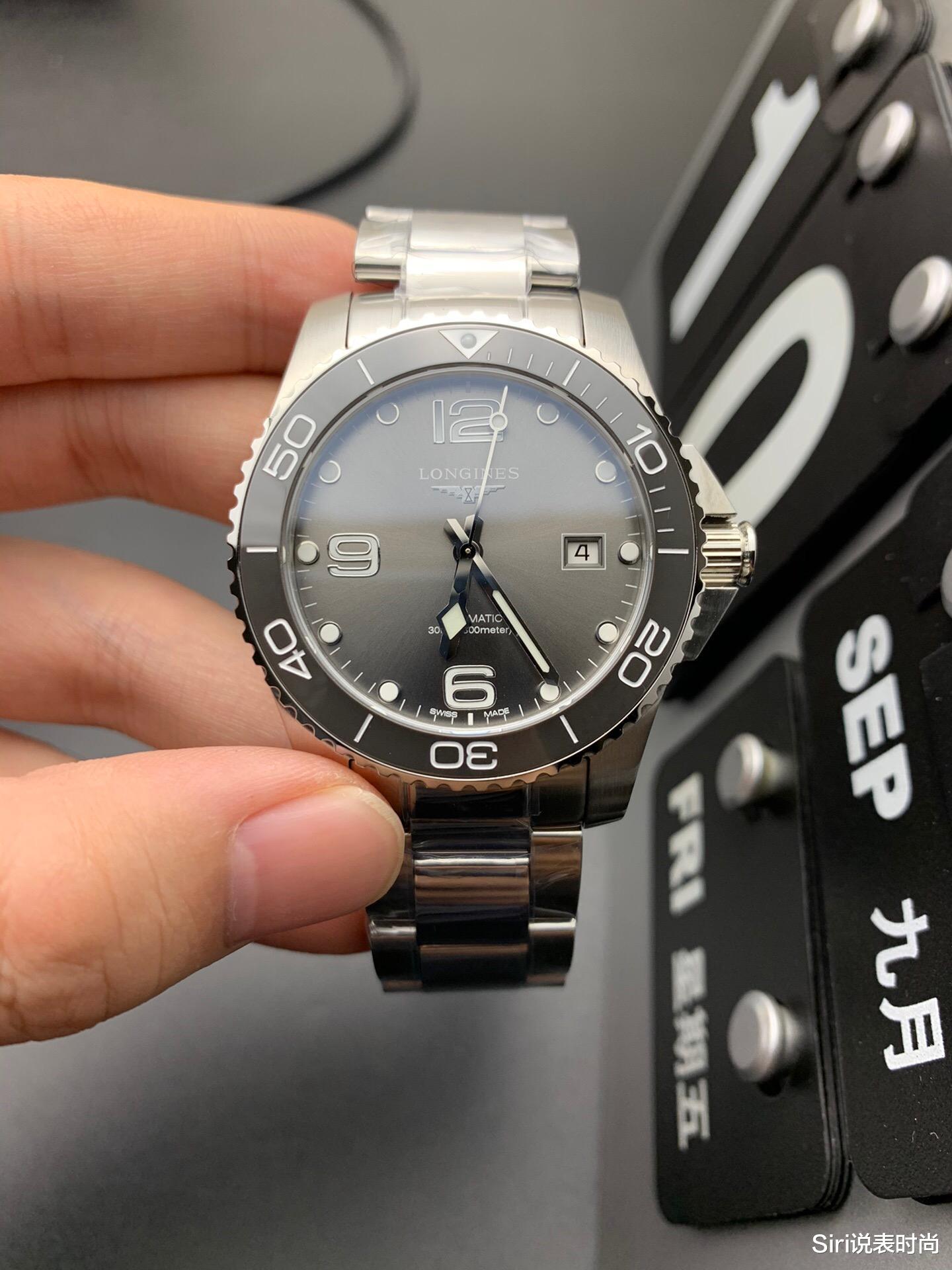 Siri说表时尚|Siri说表：ZF厂浪琴灰盘康卡斯腕表