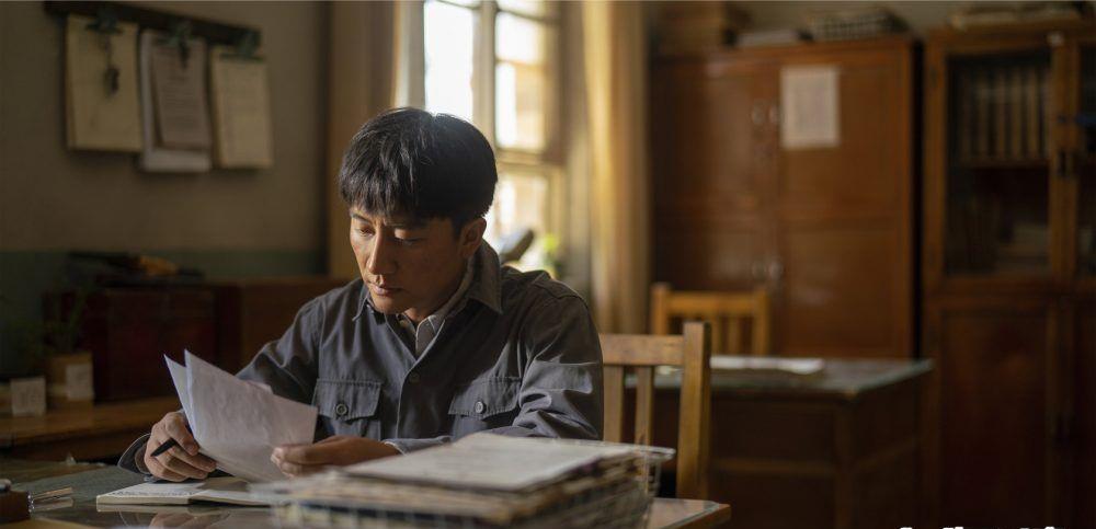 电视剧|新浪评选2021电视剧十大之最:《荣耀》最火爆《周生如故》最惊喜