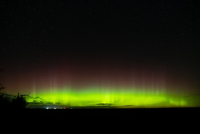 太阳风暴 太阳风暴袭击地球，极光延伸到纽约地区