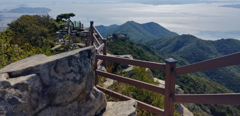 美关商贸|触及云深处的登山之旅