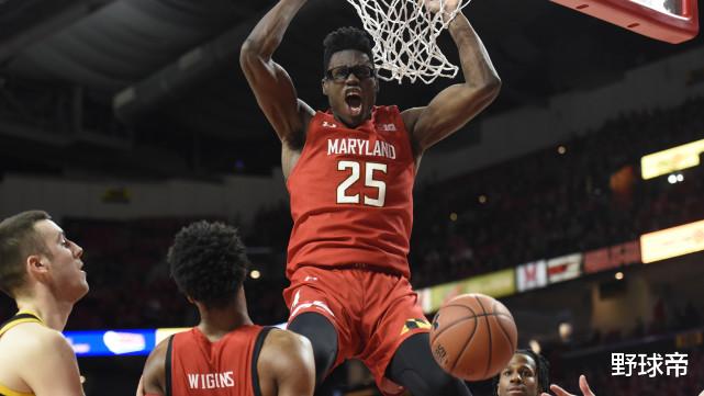 江苏省 才21岁，就要被交易！场均2分，连保罗都救不了他！这就是水货啊