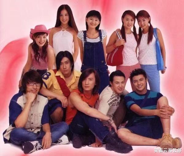 馨子|出道即巅峰，黄圣依都给又土又丑的她做配，如今美成万人迷