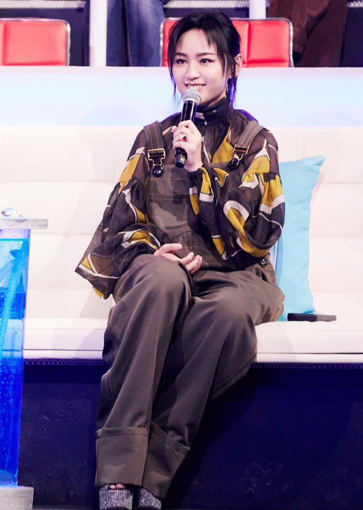 长沙|周笔畅整容成功，大方承认：本想照着杨幂整，结果整完却像刘诗诗