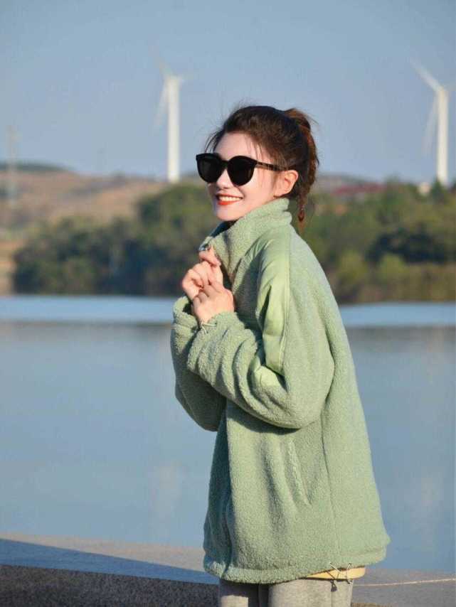 何有强 冬天的羽绒服千万别乱买，照着这个标准选，有格调又有品味