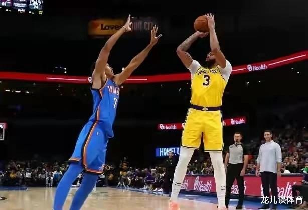 湖人隊(duì)|湖人被逆轉(zhuǎn)，老詹第一時(shí)間發(fā)推！內(nèi)容引發(fā)球迷遐想：開始想家了？
