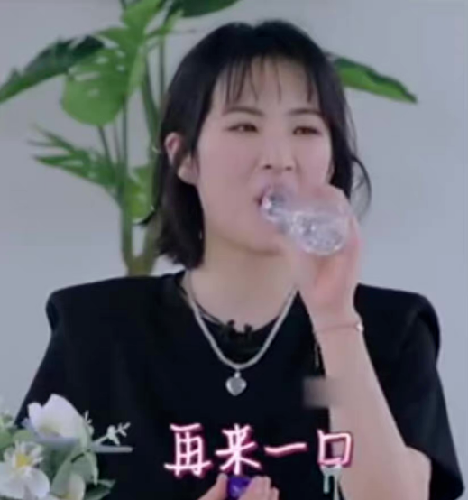 艾小羊|艾小羊：姚安娜这个热搜上得好尴尬