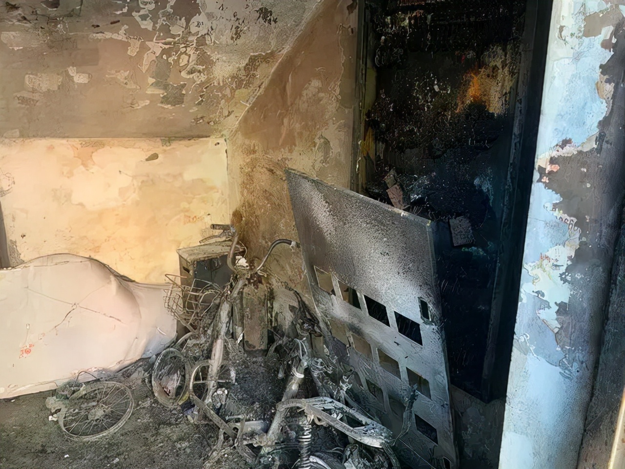 北京某小区又出现一起电动车充电起火事故