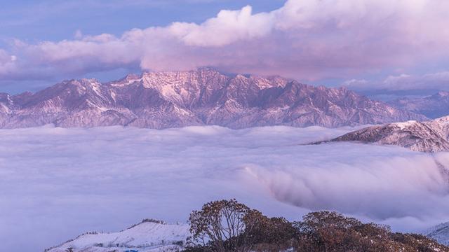 牛背山 川西又新出一观景平台，不逊色于牛背山，烤鸡、腊肉味道更是一绝