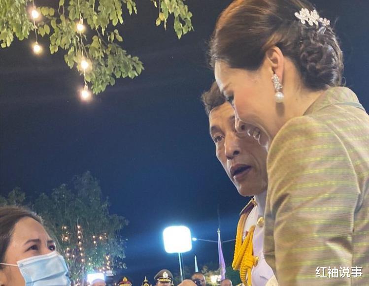 斛珠夫人|提拉蓬正脸照好惊艳，00后美女曾经是校花，阳光笑容迷倒泰王